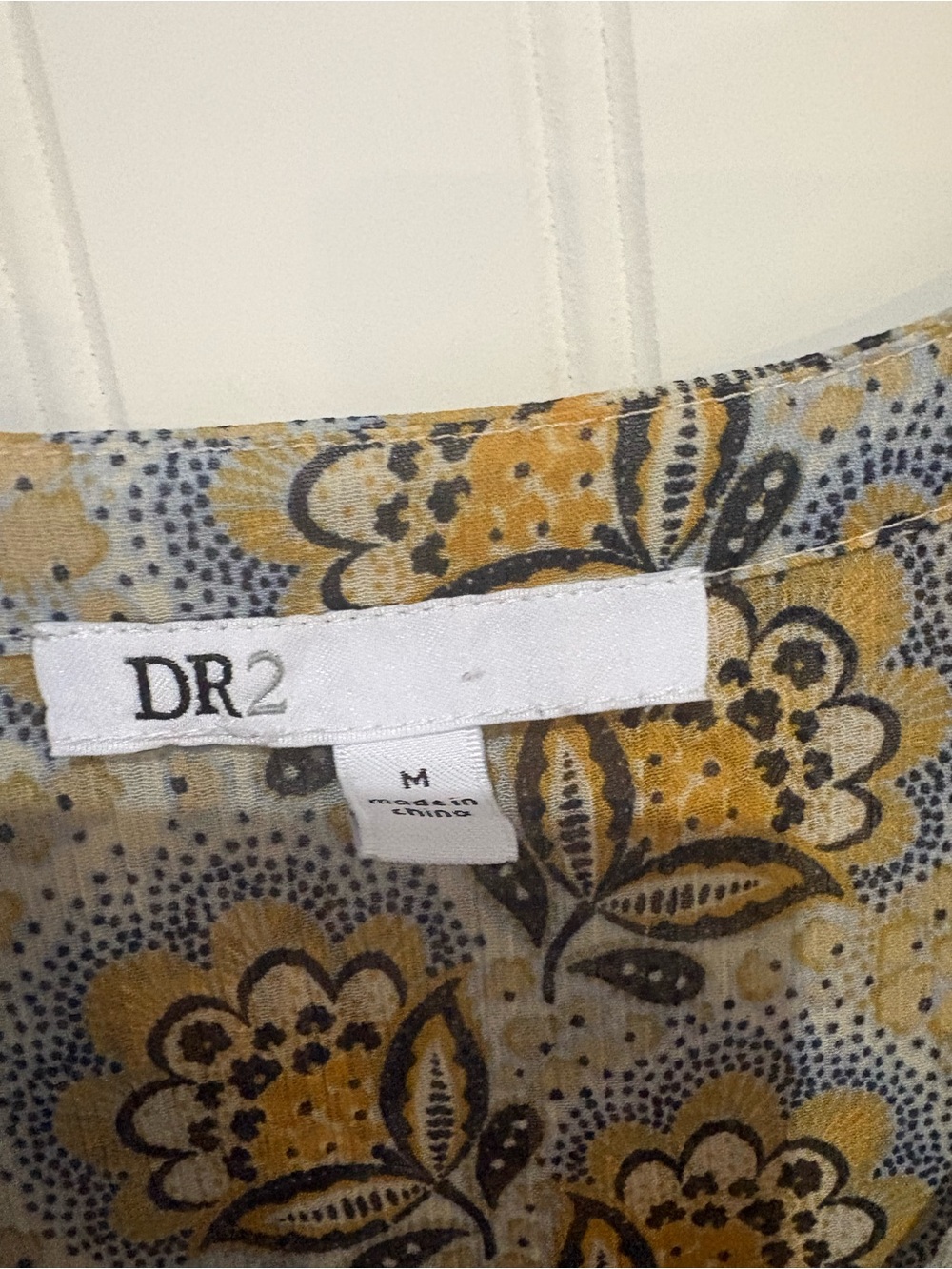 DR2 mustard Yellow Floral Tie-Waist Cap Sleeve Blouse EUC - Picture 2 of 6